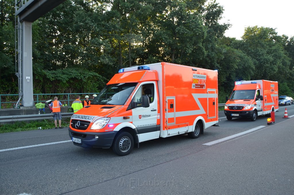 Einsatz BF Koeln Klimaanlage Reisebus defekt A 3 Rich Koeln hoehe Leverkusen P104.JPG